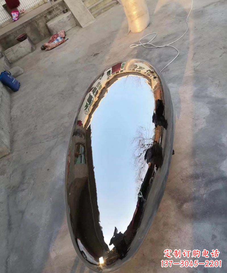 广西不锈钢水滴雕塑一种美观耐用的艺术品