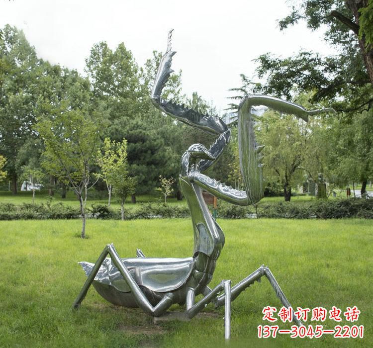 广西不锈钢螳螂雕塑精雕细琢的艺术瑰宝