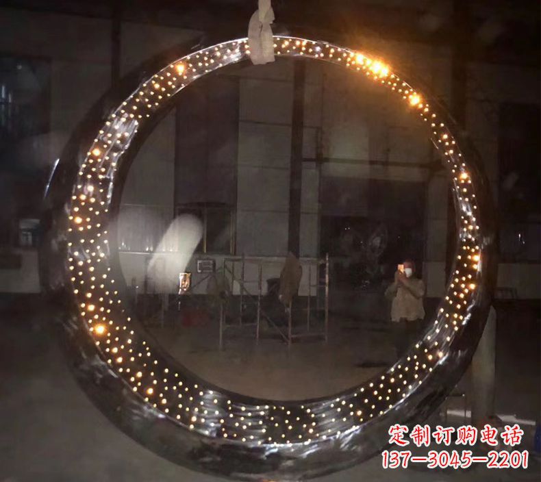 广西璀璨夜空,不锈钢发光月亮雕塑