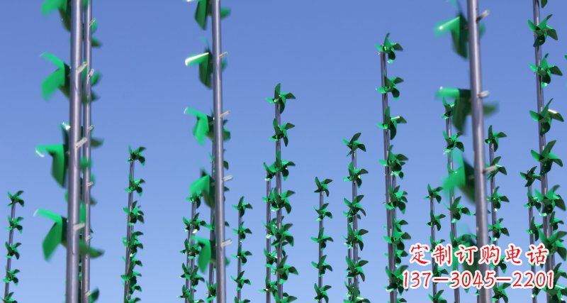 广西螺旋风车给广场景观带来的旋转欢乐