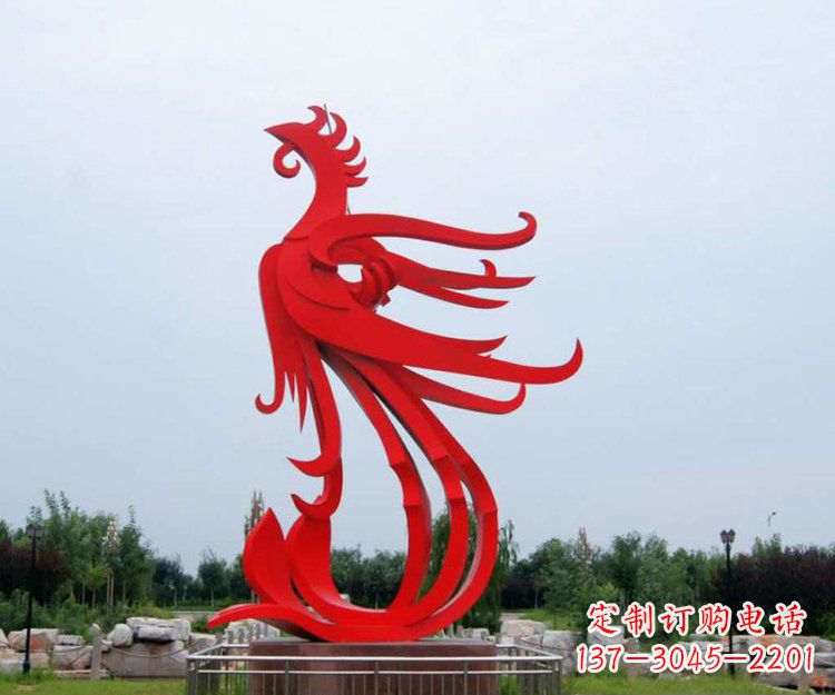 广西精美凤凰雕塑点亮凤凰公园