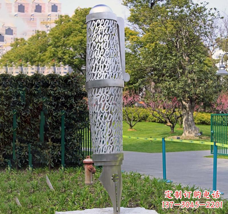 广西精致不锈钢钢笔雕塑