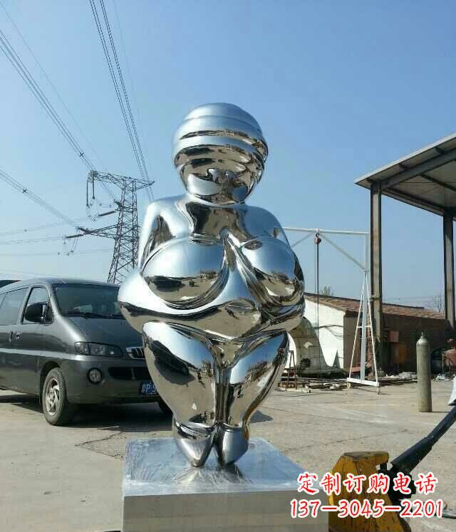 广西女性之美不锈钢公园的女人雕塑