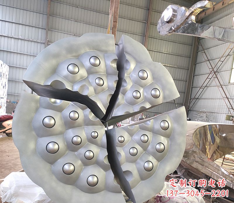 广西不锈钢公园莲蓬雕塑高贵雍容的象征
