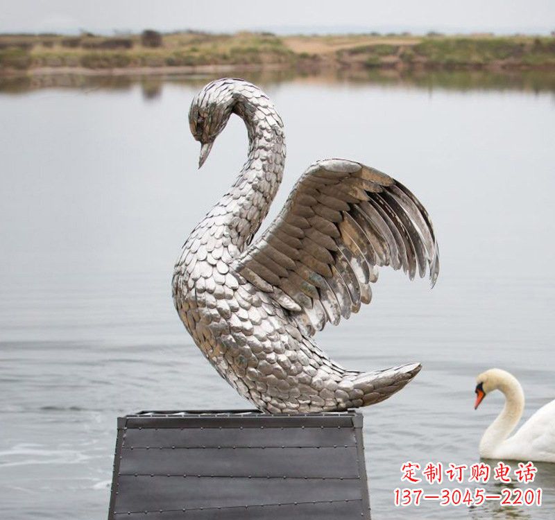 广西不锈钢雕刻的优雅天鹅