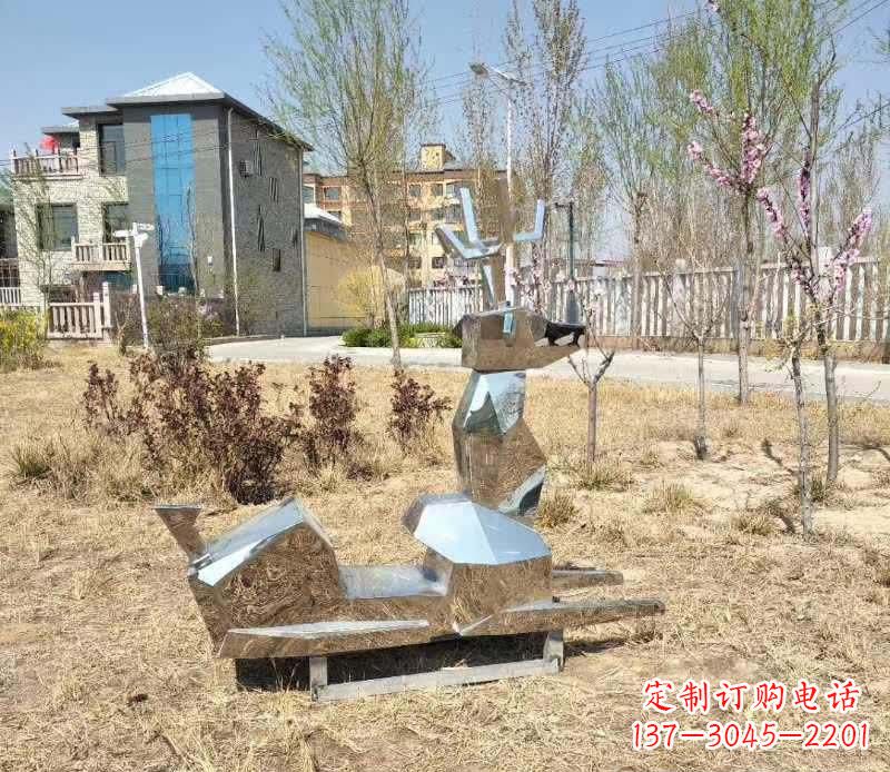 广西不锈钢公园小鹿雕塑给公园带来温馨气息