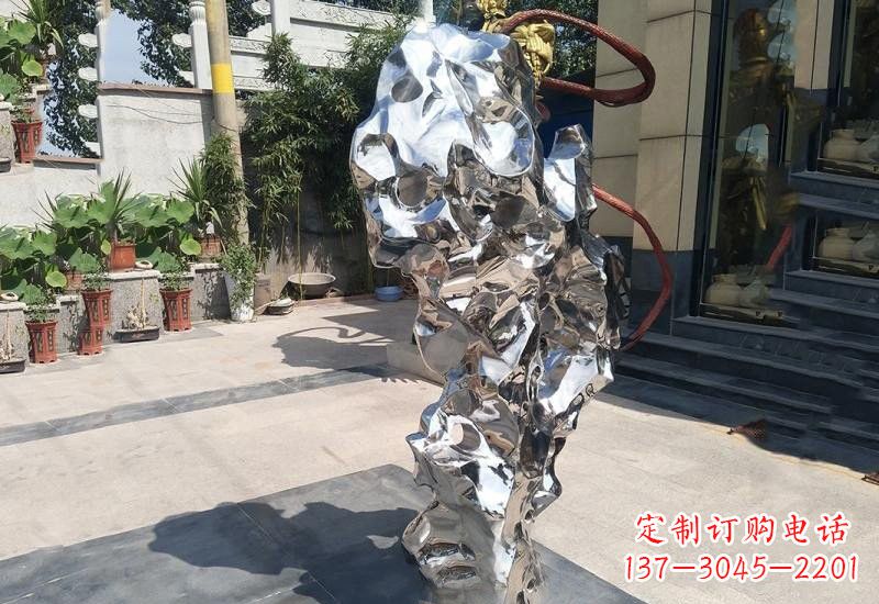 广西太湖石雕塑传承中华文化精髓