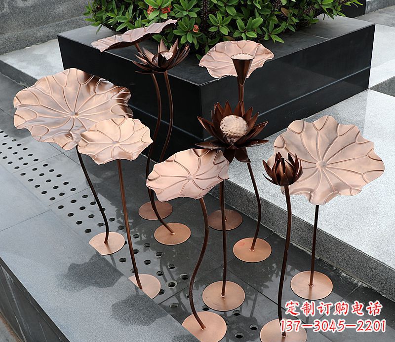 广西不锈钢古铜色荷花雕塑传承传统文化的精美艺术品
