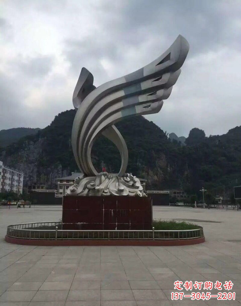广西翅膀雕塑——环绕不锈钢广场的精美艺术品