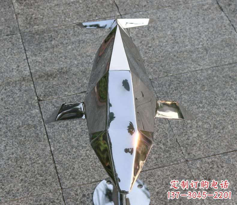 广西海豚雕塑令不锈钢广场更加灿烂