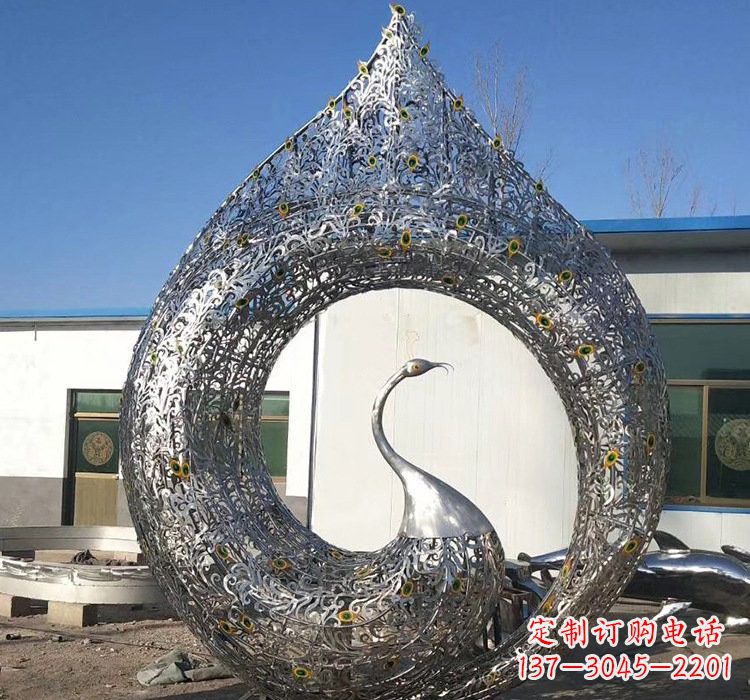 广西优雅的不锈钢孔雀雕塑