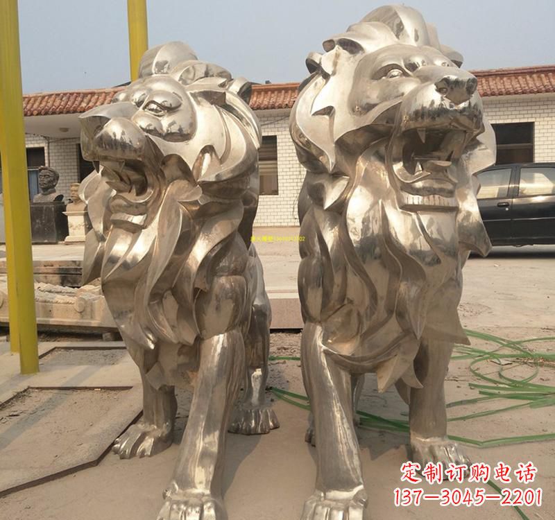广西不锈钢狮子雕塑象征力量与勇气