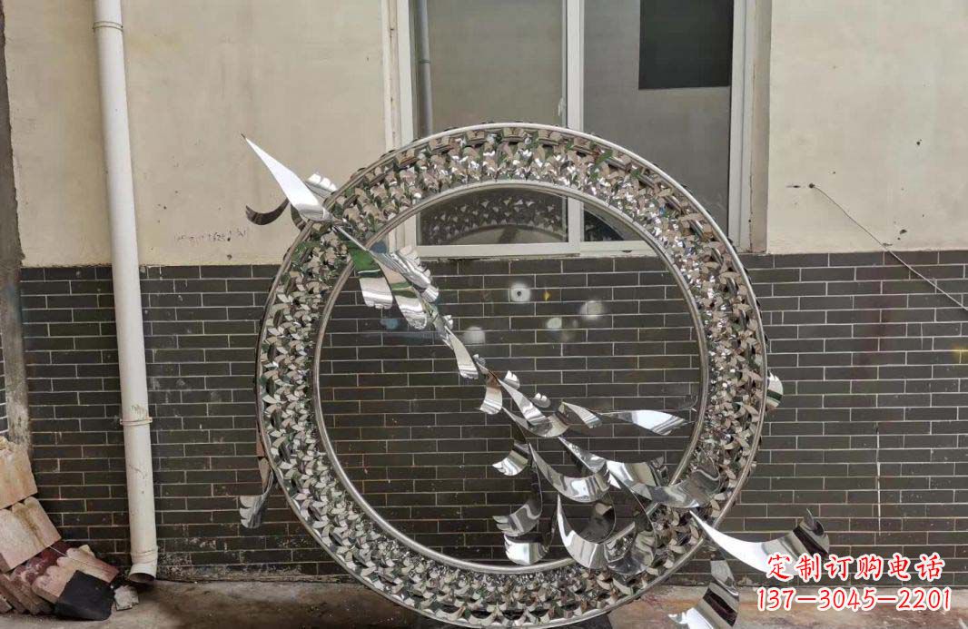 广西“不锈钢广场飞鸽圆环雕塑”精美的艺术品
