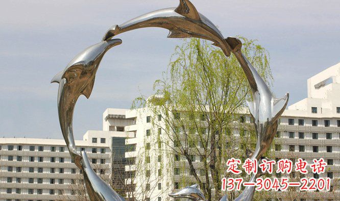 广西海豚雕塑精美景观的象征