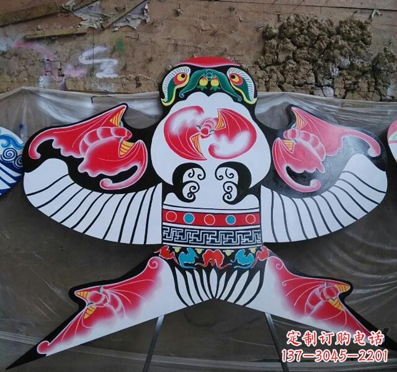 广西精美的凤凰雕塑