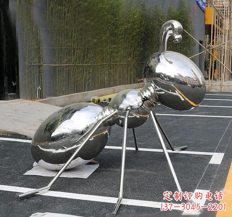 广西不锈钢蚂蚁雕塑——象征力量与智慧