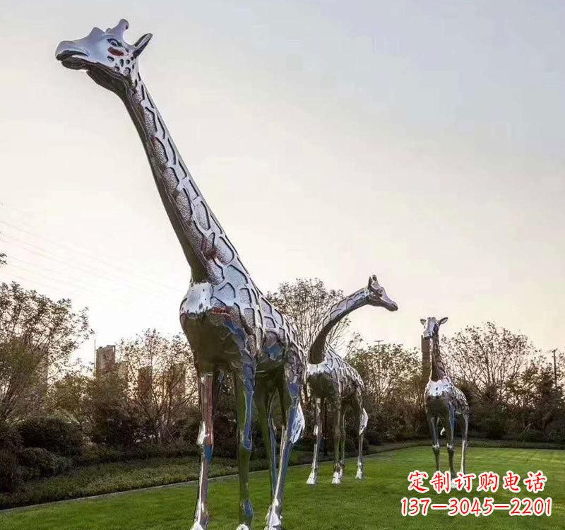 广西不锈钢长颈鹿雕塑美丽的艺术精神