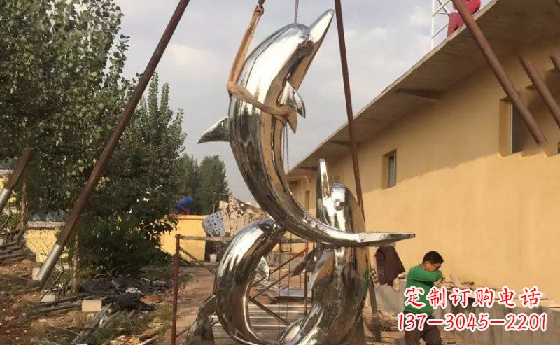 广西不锈钢海豚雕塑美丽而又神秘