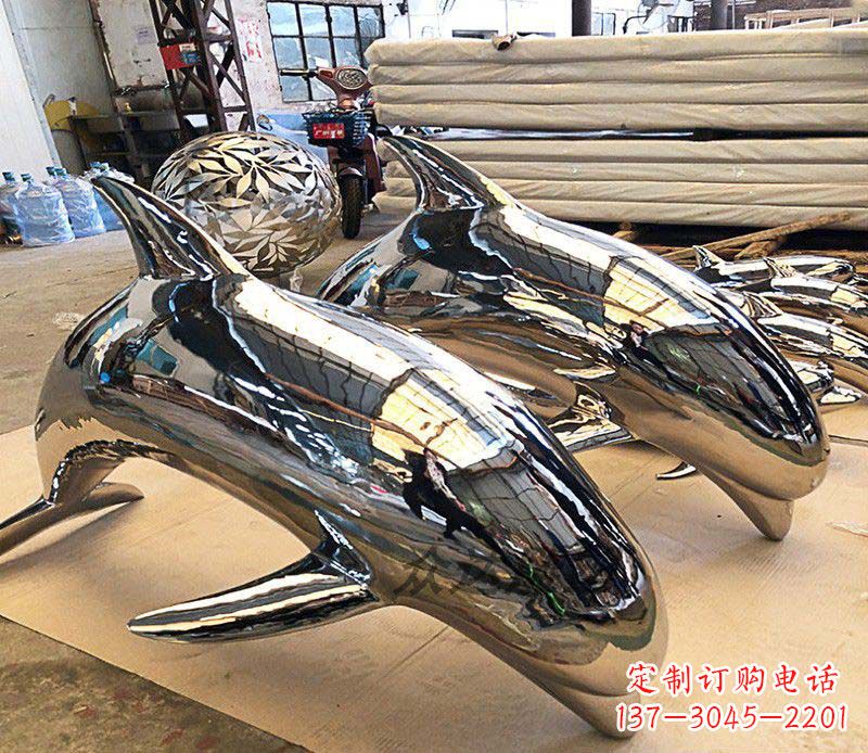 广西不锈钢海豚雕塑传承美丽的海洋文化