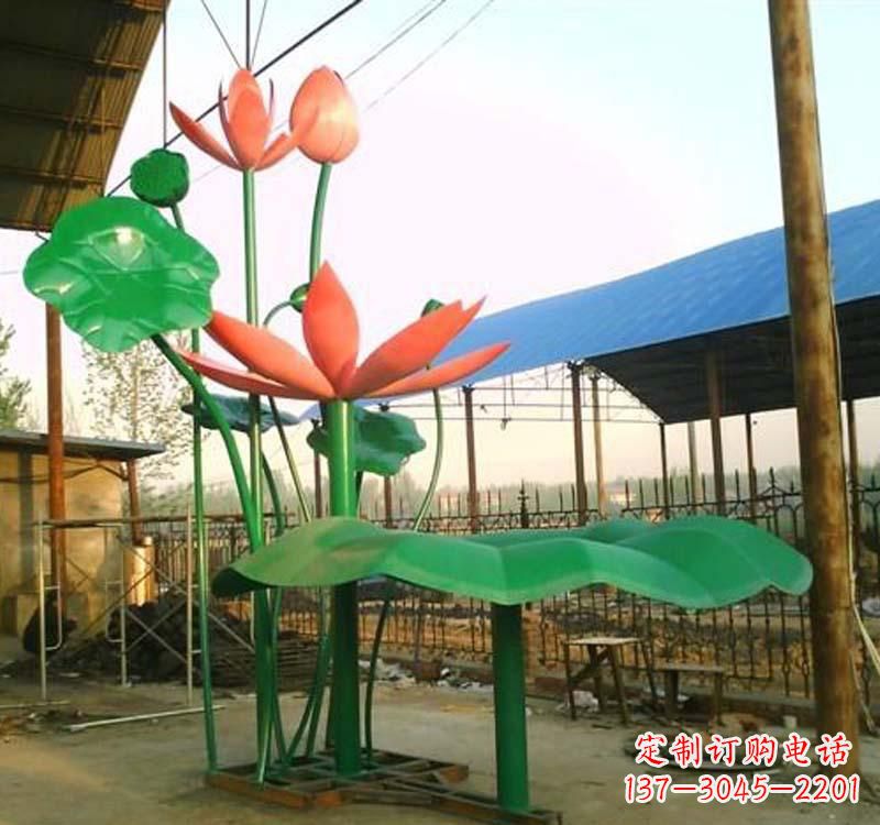 广西不锈钢荷花雕塑汲取自然之美