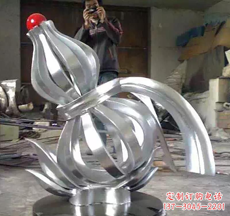 广西不锈钢葫芦雕塑精美而传统
