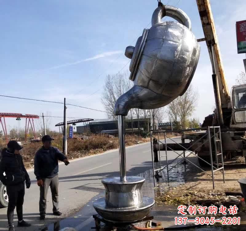 广西不锈钢户外茶壶雕塑艺术之美