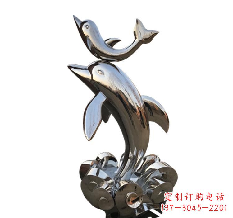 广西海豚雕塑艺术与自然的完美结合
