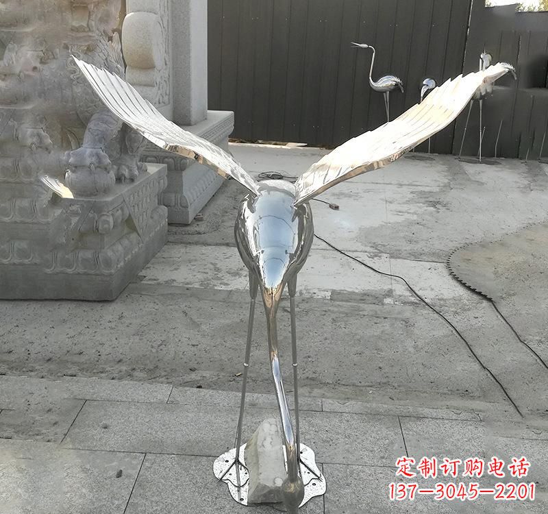 广西不锈钢仙鹤雕塑美丽与坚固并存
