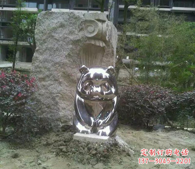 广西不锈钢熊猫雕塑它的美丽与魅力