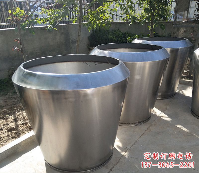 广西不锈钢花盆雕塑给你的家园增添一份独特的美