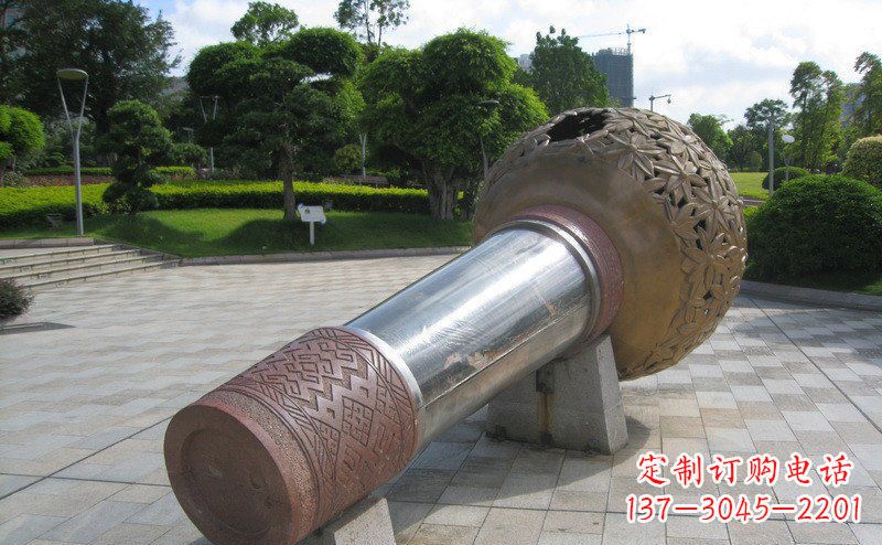 广西“铸就记忆的不锈钢话筒雕塑”
