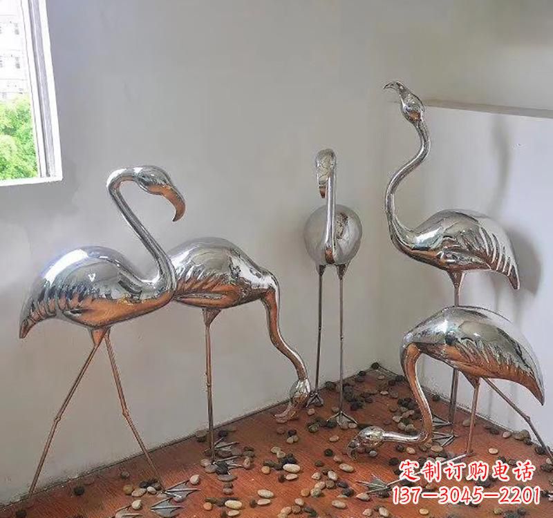 广西不锈钢火烈鸟象征勇气与活力