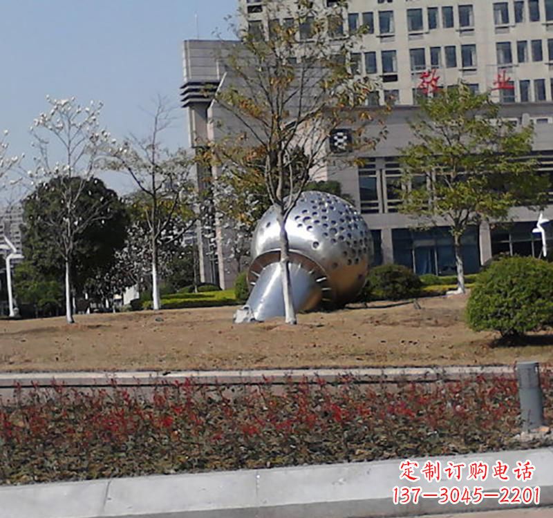广西不锈钢话筒雕塑简约而又具有现代感