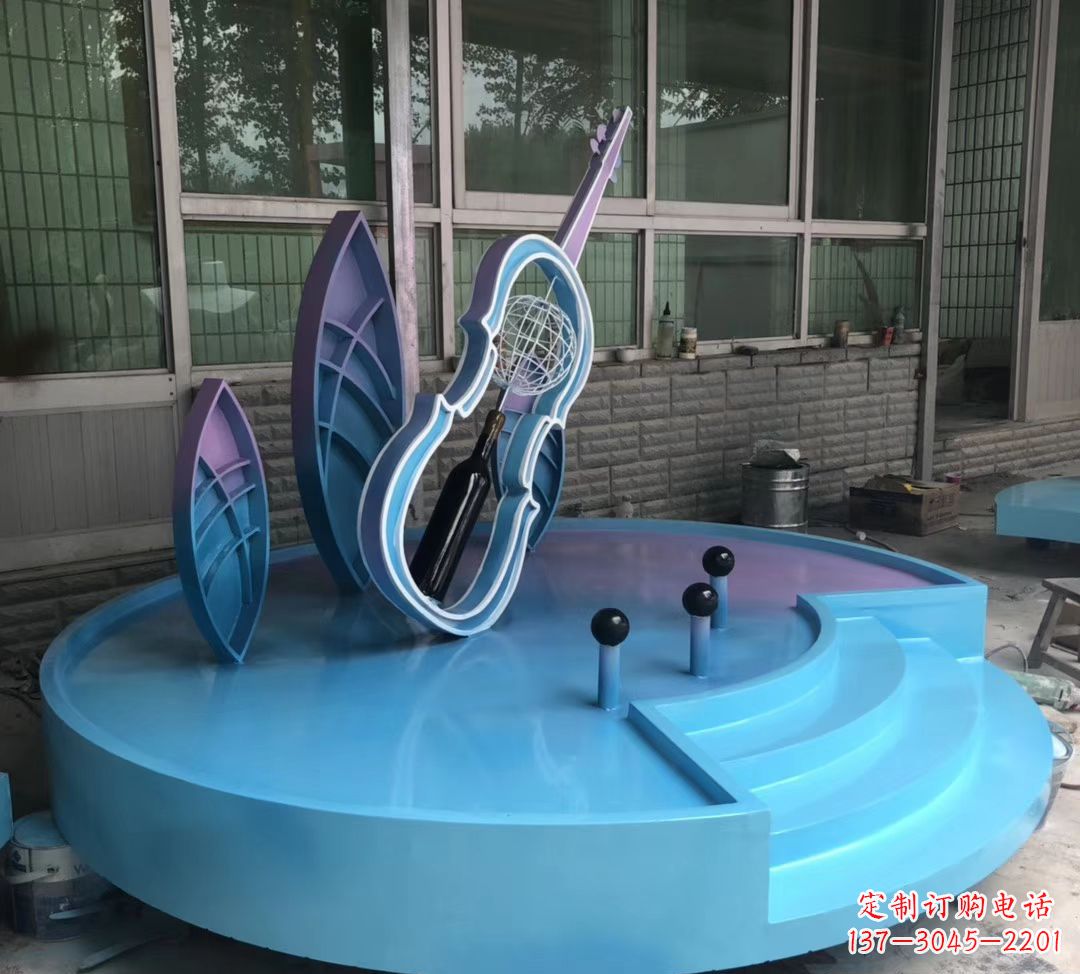 广西大提琴雕塑精致的艺术瑰宝