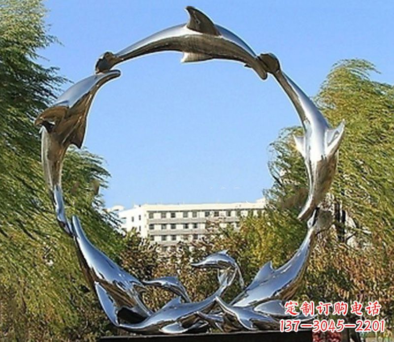 广西该雕塑的内容、设计理念和文化意义。