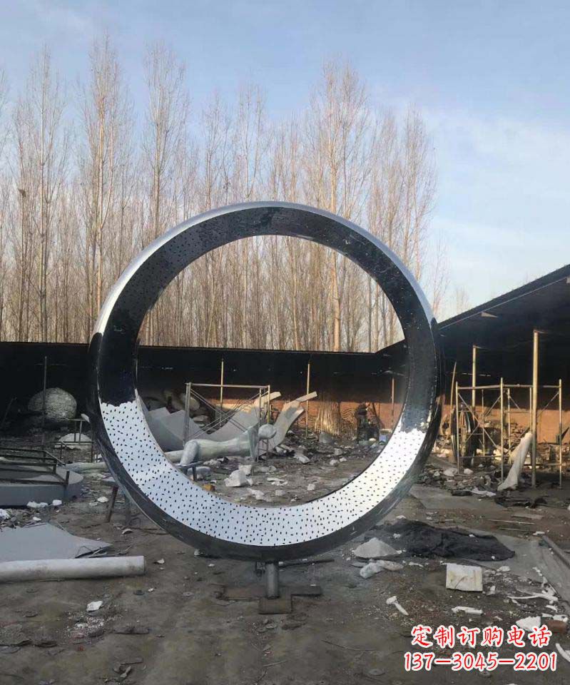 广西不锈钢圆环雕塑抽象美的体现