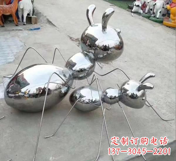 广西不锈钢镜面蚂蚁雕塑