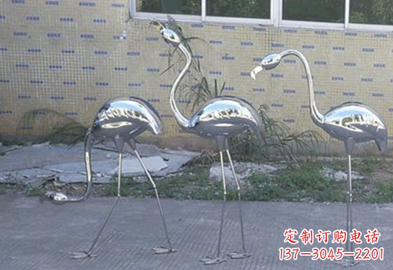 广西不锈钢火烈鸟雕塑给人以美好的视觉享受