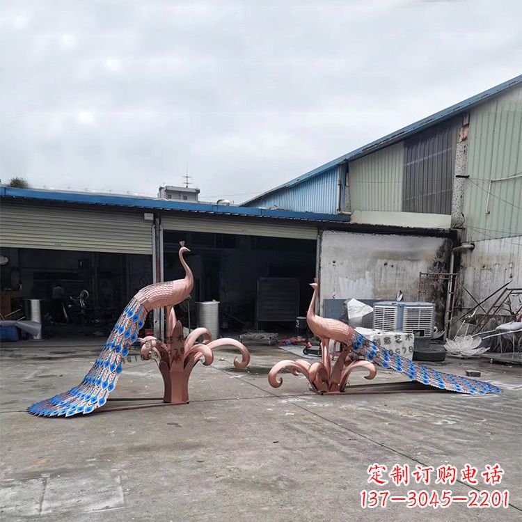 广西不锈钢孔雀彩色雕塑