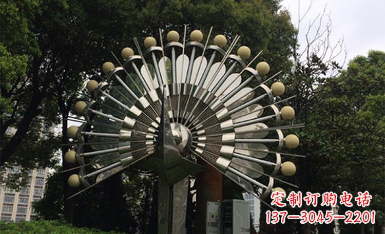 广西美丽的不锈钢孔雀雕塑
