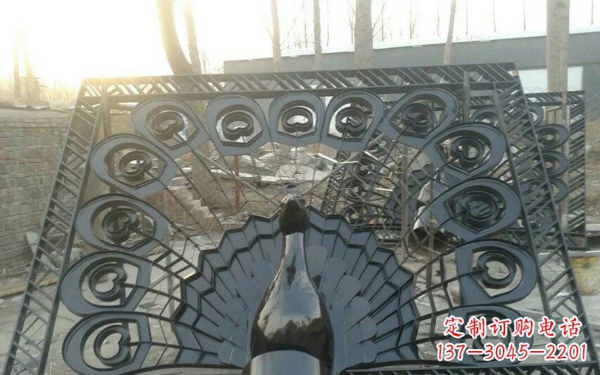 广西不锈钢孔雀开屏景观雕塑