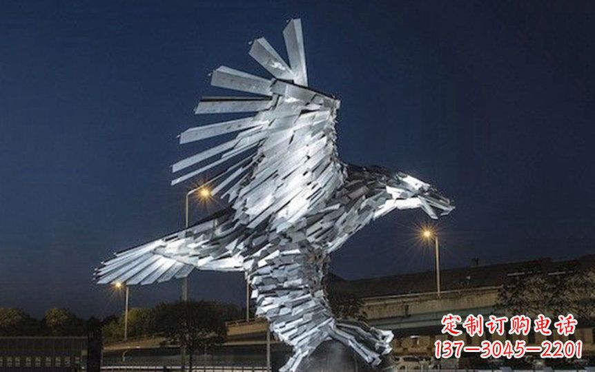 广西金色老鹰展翅飞翔——不锈钢老鹰抓球广场景观雕塑