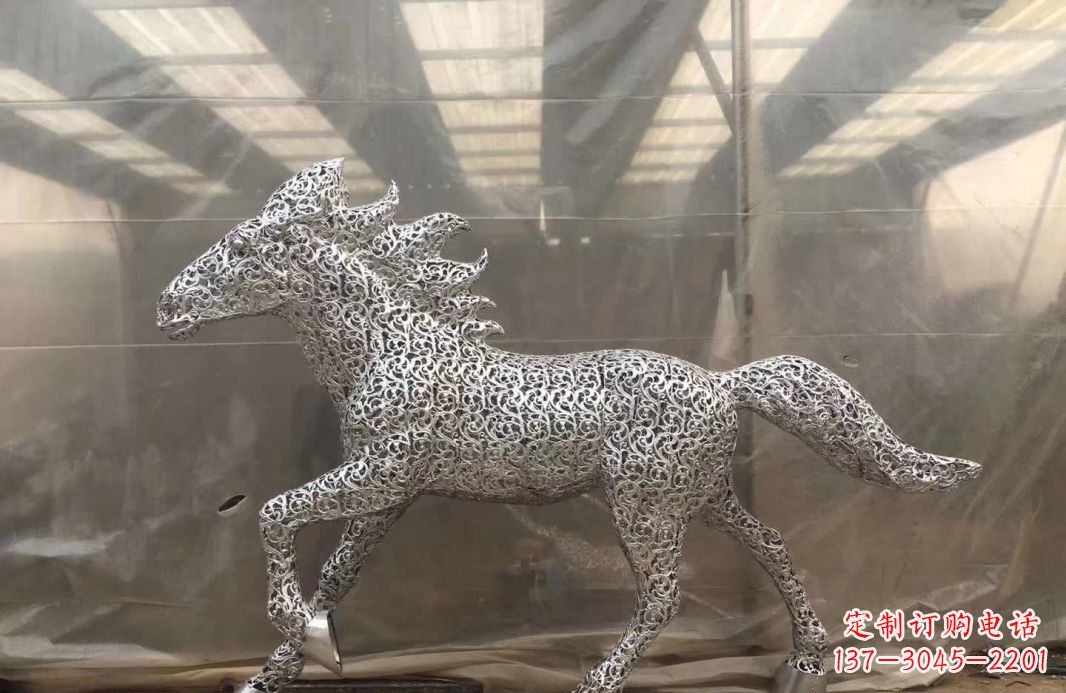 广西不锈钢马雕塑精致而又令人惊叹