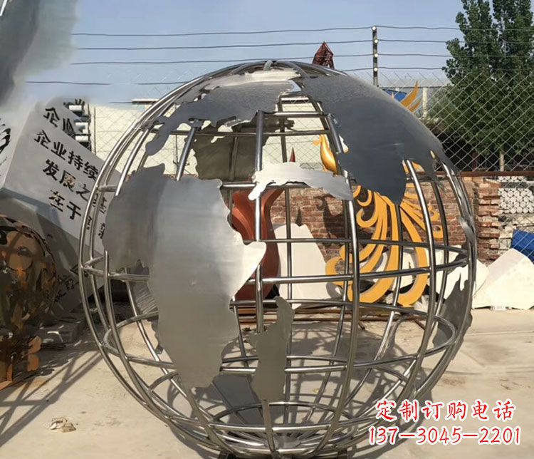 广西不锈钢镂空地球仪雕塑艺术技艺的精美体现