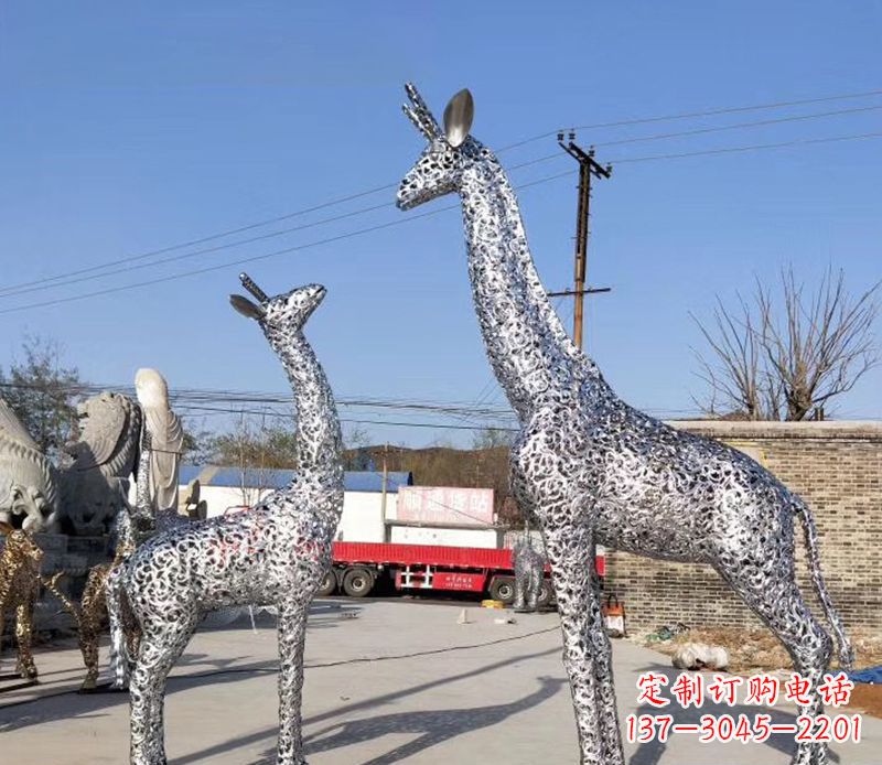 广西不锈钢镂空长颈鹿雕塑