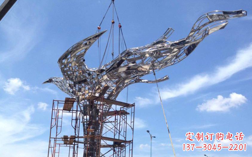 广西不锈钢镂空鸽子雕塑美丽的象征