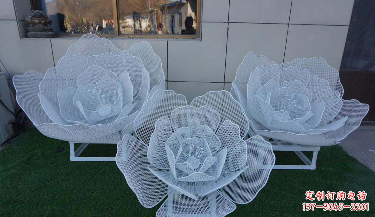 广西不锈钢荷花雕塑一种精美而经久不衰的艺术品