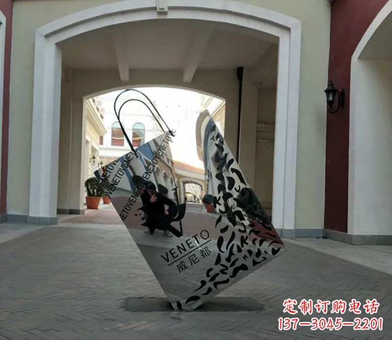 广西不锈钢镂空购物袋雕塑——艺术精美的装饰品