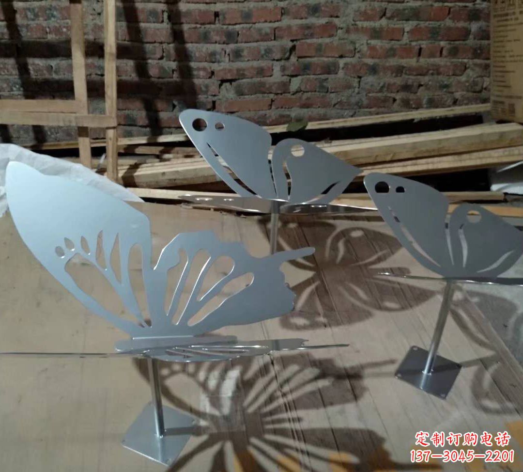 广西蝴蝶之舞不锈钢镂空蝴蝶景观雕塑