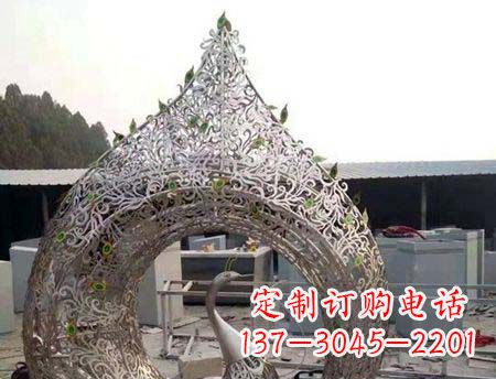 广西不锈钢镂空孔雀雕塑精美的艺术之作